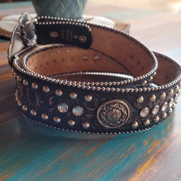 Bill Adler Design Black Leather Belt with Clear Crystals And Conchos - Picture 5 of 5